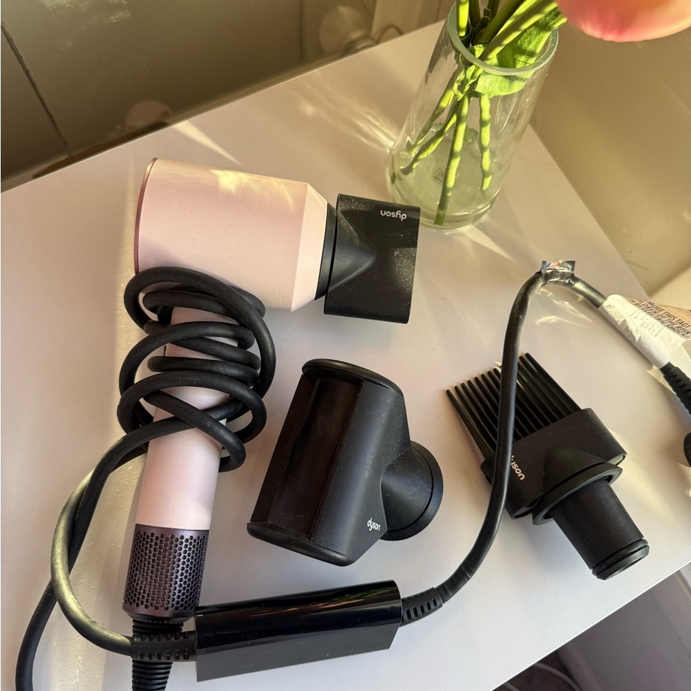 Dyson supersonic hair dryer - Picture 4 of 11